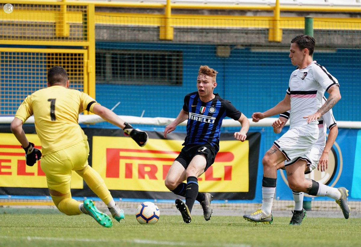 Inter_en's tweet photo. ⏱️ | FULL-TIME
#InterPalermo finishes 1-0 to the visitors thanks to Santoro's 22nd-minute penalty.
However, the Nerazzurri still end the regular season in 2nd place, with the Scudetto semi-final scheduled for Tuesday 11 June!
#Primavera1TIM #InterYouth https://t.co/mydmI6jtBy