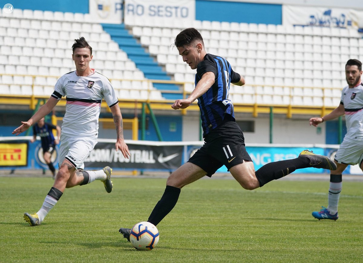 Inter_jp's tweet photo. ⏱️ | 試合終了
#Primavera1TIM の #InterPalermo 戦は1-0でゲストチームの勝利に終わりました。
しかしネラッズーリは2位でシーズンを終え、決勝トーナメントに出場します。準決勝は6月11日です!
#InterYouth https://t.co/dcXQq00ulz