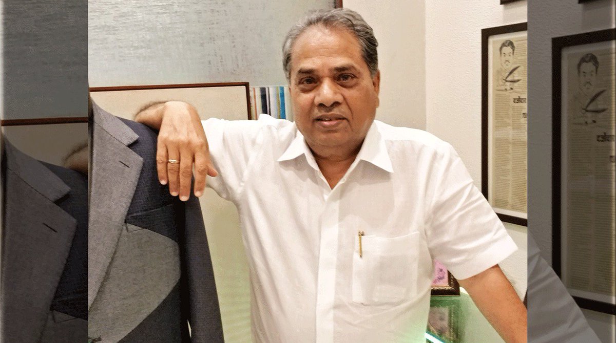 TopYapsHindi's tweet photo. कभी फ़ुटपाथ पर सोता था ये शख्स, आज डिज़ाइन करता है नेताओं के कपड़े https://t.co/TiCy74GH3l https://t.co/WTONe1dsg7