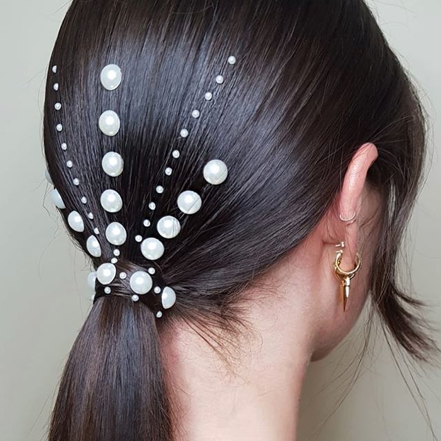 Them pearl details... playing around In salon with some @hobbycrafthq pearl stickers 😍 bit.ly/2wndcW8