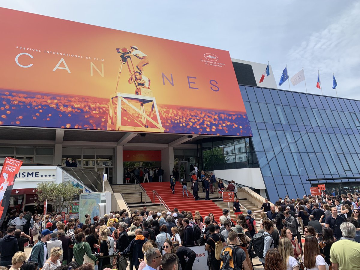 CorkFilmFest's tweet image. Final day @Festival_Cannes and the queues are still insane! Today’s world cinema journey covers Ken Loach’s affecting #SorryWeMissedYou followed by Brazilian thriller #Bacurau and veteran Arnaud Desplechin’s riveting #OhMercy - c’est tres Bon! #CannesFilmFestival2019 #Cannes2019