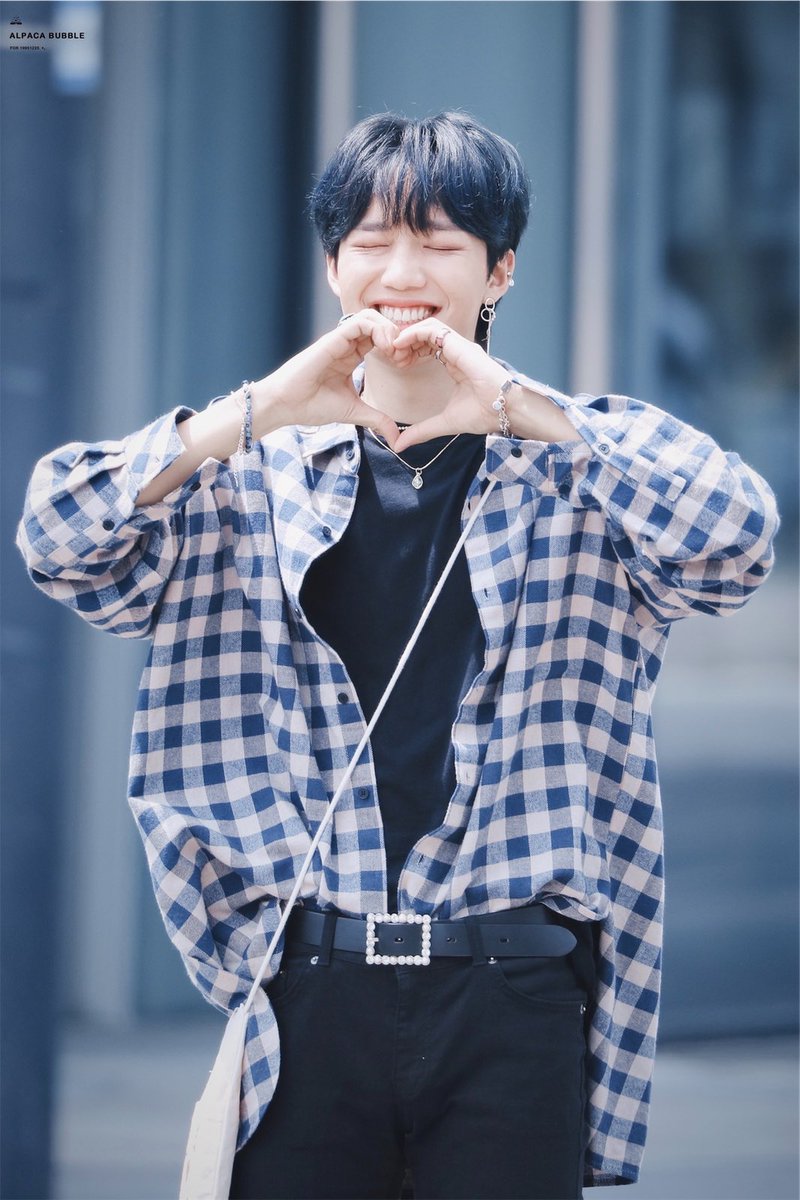 AlpacaBubble's tweet photo. 190525 HQ
Mini FM 
#LIMYOUNGMIN #임영민 #AB6IX 

파란색 https://t.co/o6mzQpK2JS