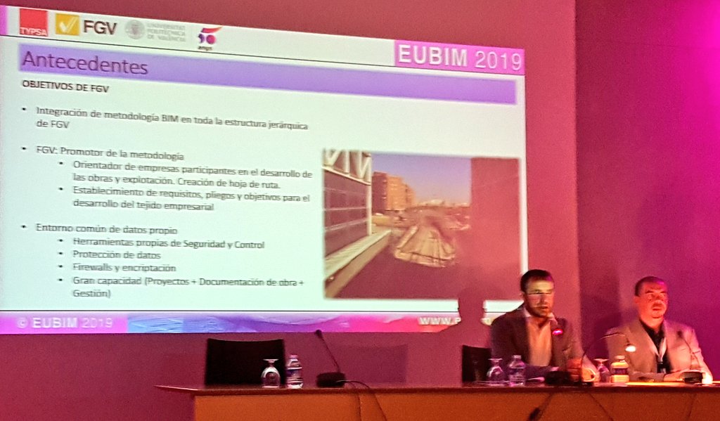 qbimgest's tweet photo. #BIMCivil Linea 10 Metro FGV, Chema Pastor y Marcos Rosello profesor y alumno del Postgrado #BIManager de la @UEValencia en #eubim2019
Ponencia pragmática y ejemplarizante. Buen esquema de tipos de obra en #BIM:
Solida
Area
Lineal
Por punto
@BimChannel @berrilan @_Gestproject https://t.co/t2dYqs03zg