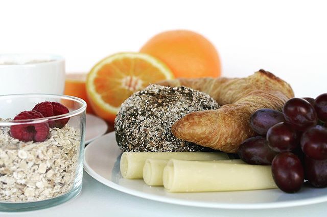 😍😍😍 Brunch !!!! 😍😍😍 Vous Brunchez vous aussi le Week-end ?! 😜😜🍊🍒🍓🥝 J’attend vos réponses en commentaires ⬇️⬇️ #brunch #healthy #saturday #fruit #eat #food bit.ly/2K2RWNO