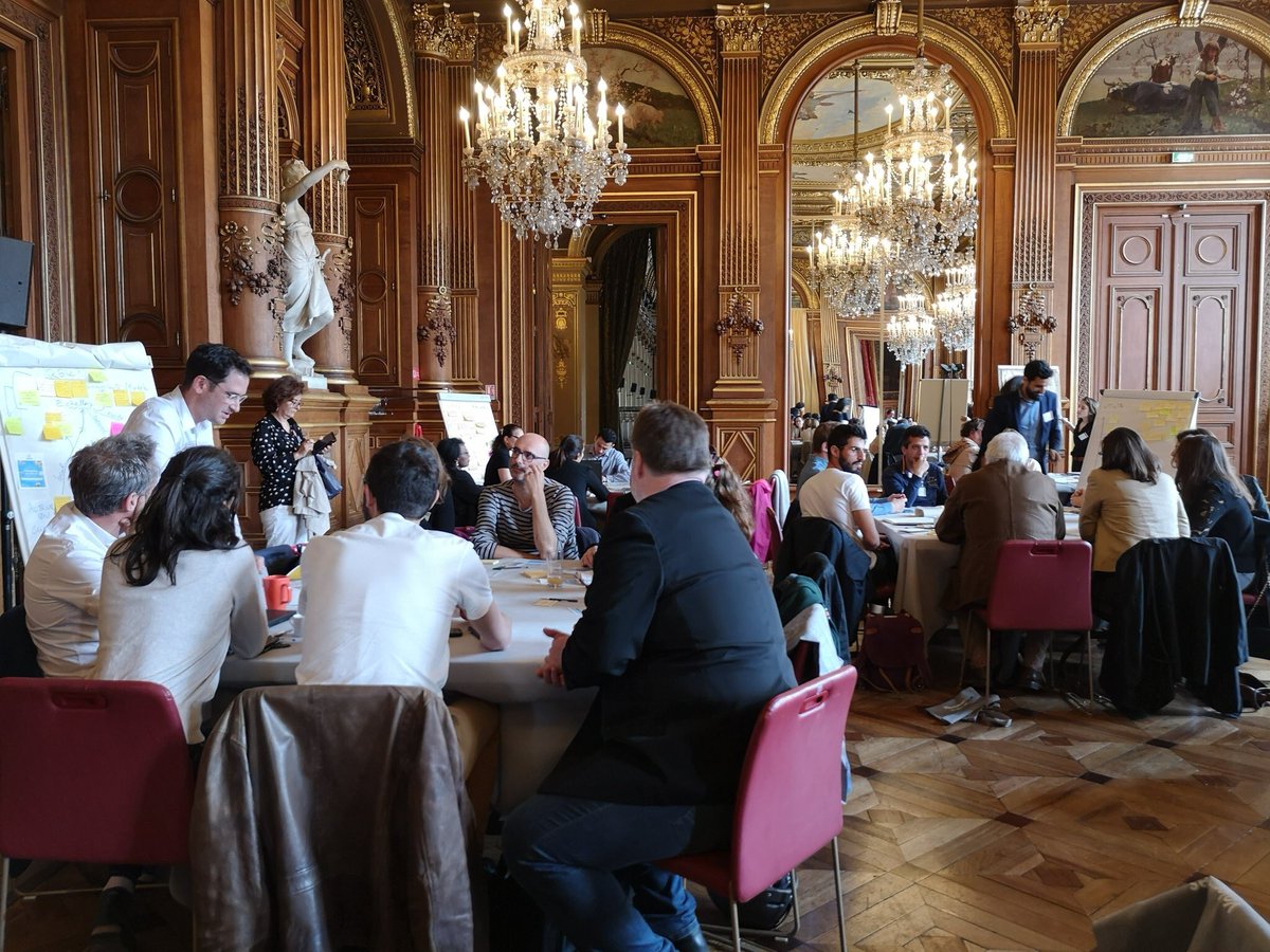 MaisonAssos12's tweet photo. @Aurelie_Solans @Celia_Blauel @PaulineVeron @Anne_Hidalgo @AparisClimat Les Directrices et directeurs des MVAC en mode « facilitation » des tables rondes @ParticipezParis @MVAC18e @Mvac_9 @Cam_O_Carre @Ania_Budzynska https://t.co/Xq4hre5OEW