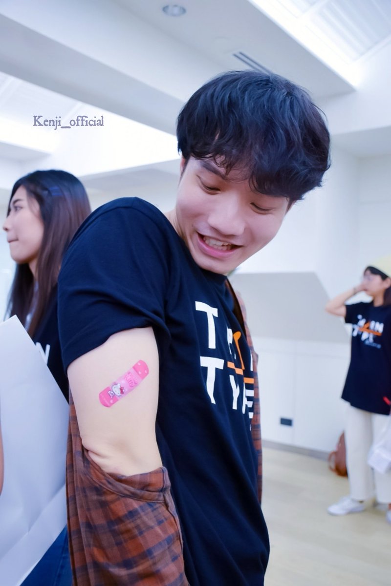 kenji_fanclub's tweet photo. [19/05/2019] หน่องดูชอบน้องคิตตี้นะ

คิดถึง คิดถึง คิดถึง คิดถึง คิดถึง
#TharnTypeTheSeries 
#แค่ได้หน่องเคน 
#kenji 
#TharnTypeLastWS https://t.co/tLPBwXpyXV