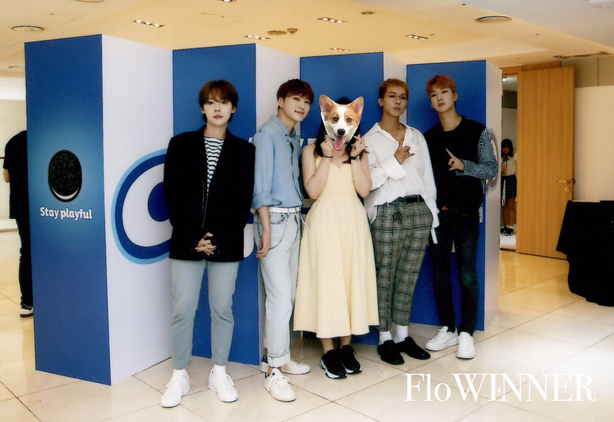 WinnerFlo's tweet photo. 위너와 함께 오레오레💙💙💙💙
#525_행운의과자_인증🥰 
#위너 #winner #inercircle #인서 #오레오 #oreo https://t.co/GOpWtfS5pc