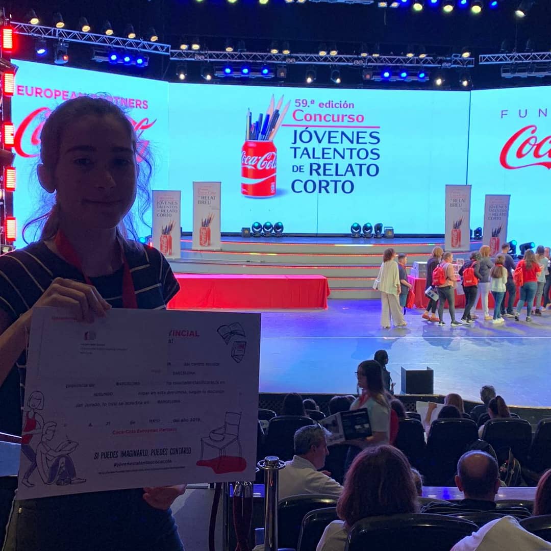 PadreDamianSSCC's tweet photo. La Paloma Pérez de #2nesopd ha quedat la 🥈 de 2000 psrticipants en la 59 edició del concurs Jóvenes Talentos de relato corto organitzat per la Fundació @CocaCola_es ✍️! Moltes felicitats i a seguir potenciant el teu talent! #talent #orgull #esforç #concursococacola https://t.co/2BKPjaSVLv