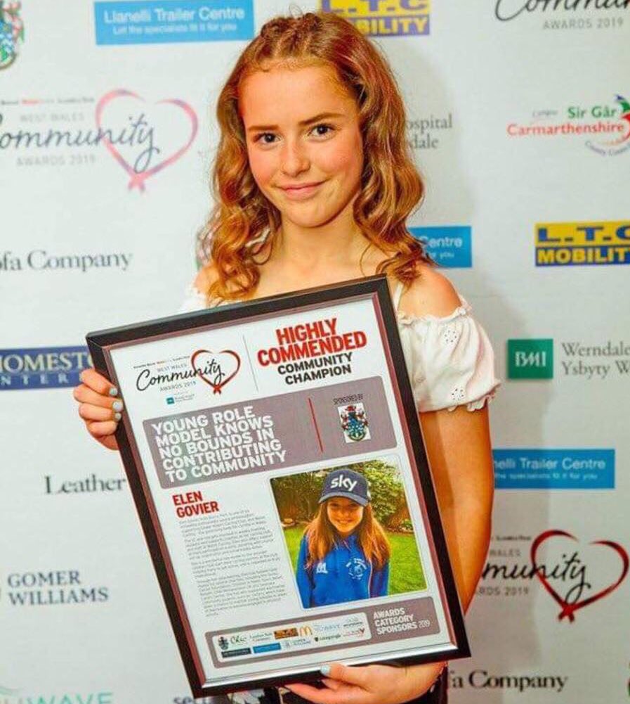 Congratulations to Elen Govier, one of our <a href="/WelshCyclingYAs/">WelshCyclingYA's</a>, who was recognised for the excellent volunteering she has done for the club and for @WelshCycling, at the West Wales Community Awards last night! Llongyfarchiadau Elen! #CommunityChampion <a href="/govier_elen/">Elen Govier</a> #WWCA2019 😄