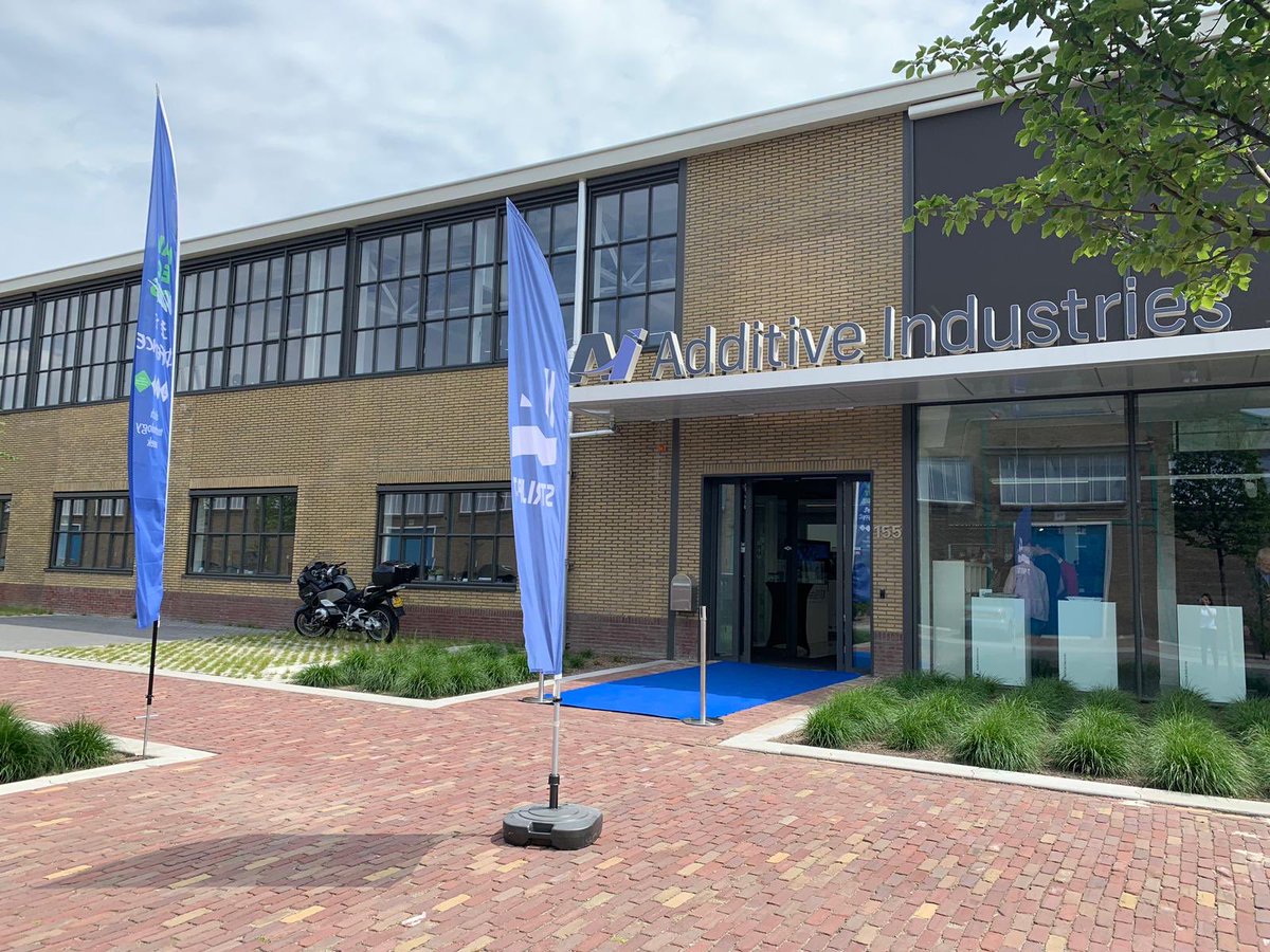 TeamAdditive's tweet photo. It’s busy at our headquarters! Come and have a look at our factory during @DTW2019 at Strijp-T! Today till 5 PM our team welcomes you and your kids at Achtseweg Zuid 155, Eindhoven, to tell you all about our machine and #3Dprinting. #maketechyours #dutchtechnologyweek https://t.co/iH0XNjcK7f