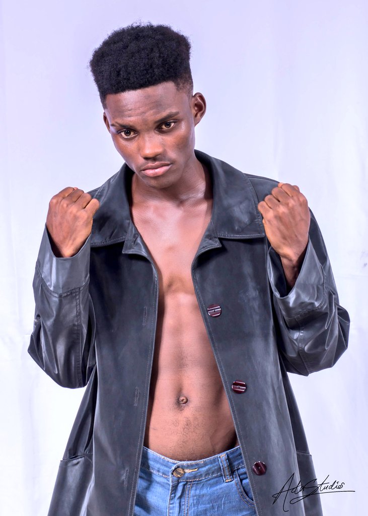 derealarrowman's tweet photo. It Always @TyCuunMaaye Whenever you want to talk about real RAP music .
He's the owner of the Microphone
He got the bars, Wordplay, Best rhymes and a good delivery 💯!
#SuccessUnderConstructionEP
#Maay3 #Maay3Army #SUCEP soon coming🔥🚧 https://t.co/NQbbkS9XpY