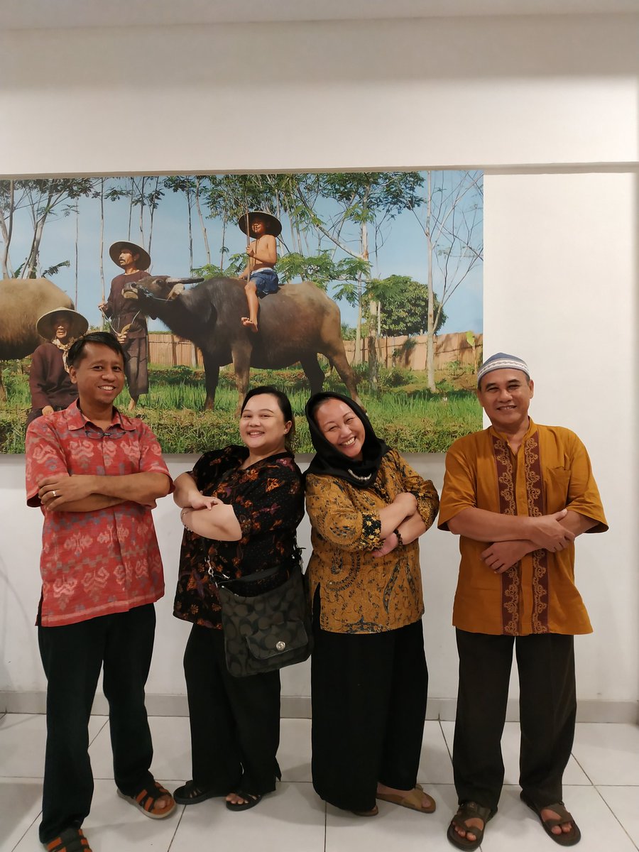 lembagabahasaup's tweet photo. The exes of #pbup #UniversitasPancasila #Farewell https://t.co/rt6XpYB7eY