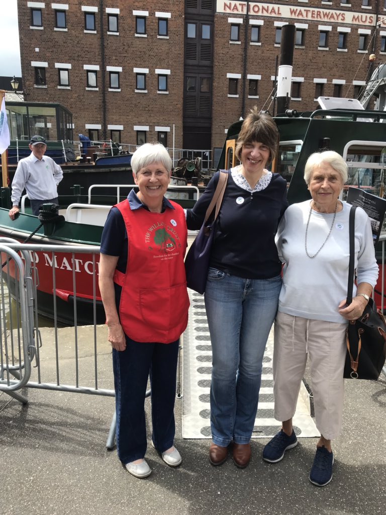 Lovely nautical morning #Gloucester for #TallShipsFestival: Beautiful flowers <a href="/discoverdecrypt/">Discover DeCrypt</a> &amp; #shanty @ Fountain Inn &amp; so good to see <a href="/WillowTrust/">The Willow Trust</a>