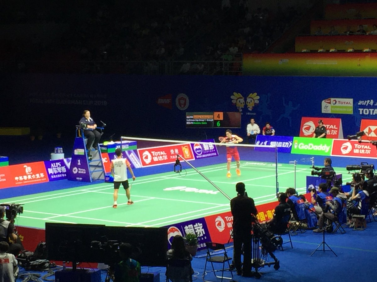 BADMINTONSPIRIT's tweet photo. 【#スディルマンカップ】
準決勝 日本2−1インドネシア MS
第3試合に登場した男子単の桃田賢斗選手。天敵・ギンティン選手を2−0で下しました!これで日本が2−1と王手!今大会初出場の女子複・松本/永原ペアが登場します!#バドミントン #badmintond #ス杯 https://t.co/KYd9x4x7g3