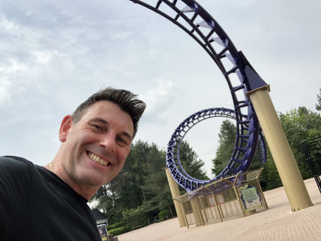 craig_toy's tweet photo. A very good afternoon from a surprisingly quiet @altontowers #towertastic #toyfamily https://t.co/9CEwAHXycb
