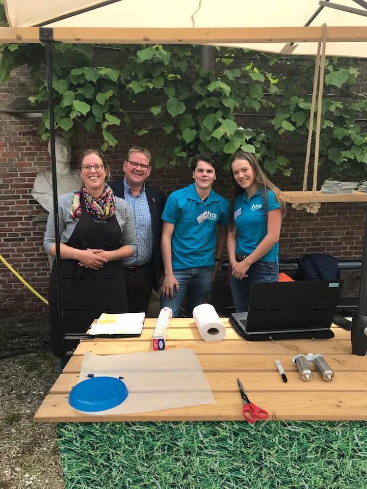 PeterBerben's tweet photo. #Proefmei 2019 wethouder @patrickvanderv, @SuzanneWierckx en studenten van de @HAShogeschool #HASzwdelta onderzoek #3Dfoodprinting #broedplaats #PlantBasedAgrifood @Gemeente_BoZ https://t.co/lF7Rfjt7Kj