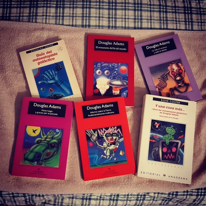 SpaceJokersRock's tweet photo. Feliz Día de la Toalla / Happy Towel Day 👽👾

#towelday #towelday2019 #díadelatoalla #díadelatoalla2019 #douglasadams #eoincolfer #dontpanic #fortytwo #cuarentaydos #theanswertolifetheuniverseandeverything #hitchhikersguidetothegalaxy #guíadelautoestopistagaláctico https://t.co/aHjPqL64SN