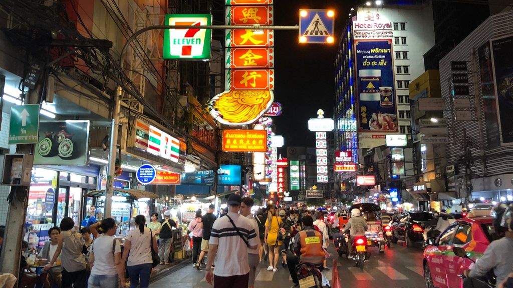 海外旅行先として大人気「微笑みの国」タイの首都バンコクで訪れるべき場所を10箇所紹介します！

ガイドブックに載っている定番スポットから載っていないものまで！

この記事を読んでバンコクの新たな魅力を見つけてみませんか？… 