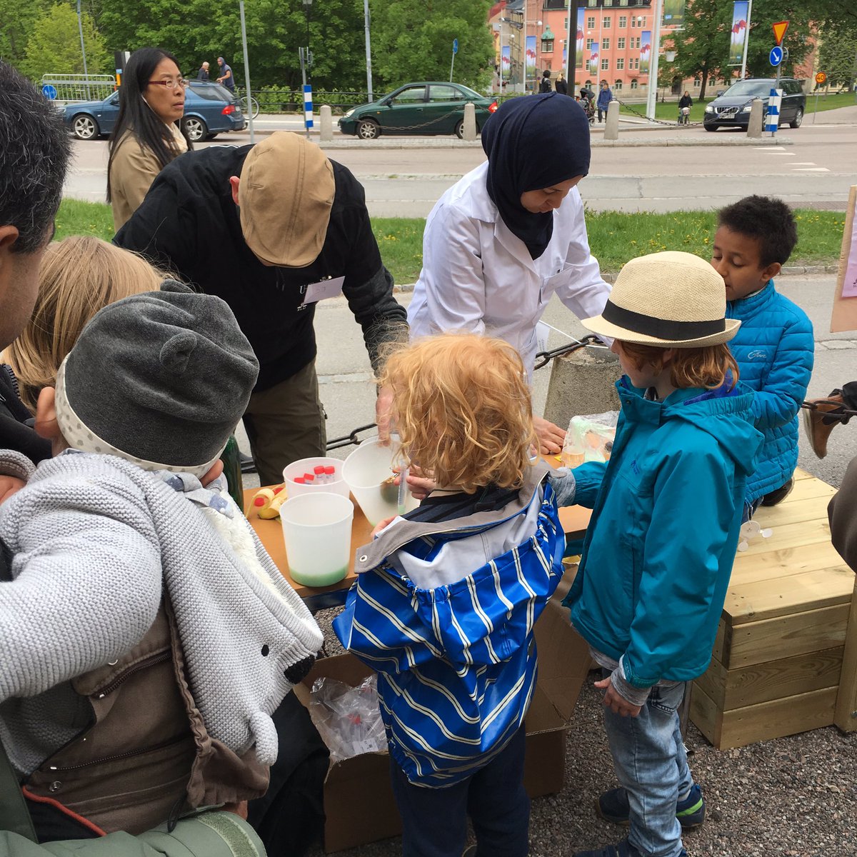 SoapboxUppsala's tweet photo. Do you want to do some DNA extraction? the join @SafaaEl68010064 @SoapboxUppsala today! https://t.co/sPz8cEYRhf
