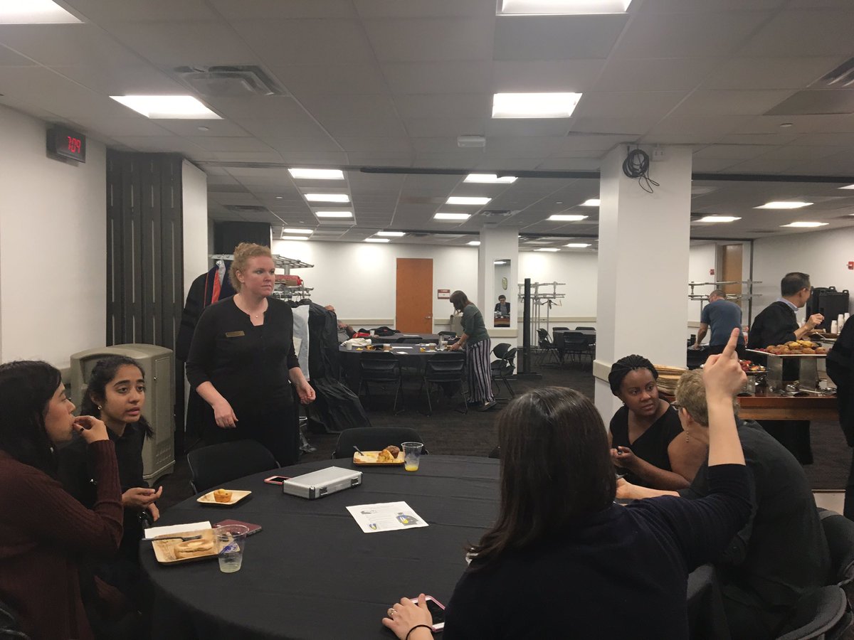 AlanStern's tweet image. Pre-game! Backstage before commencement at the University of Texas School of Natural Science! On stage in an hour than again at noon! My address: “Always Keep Exploring”!