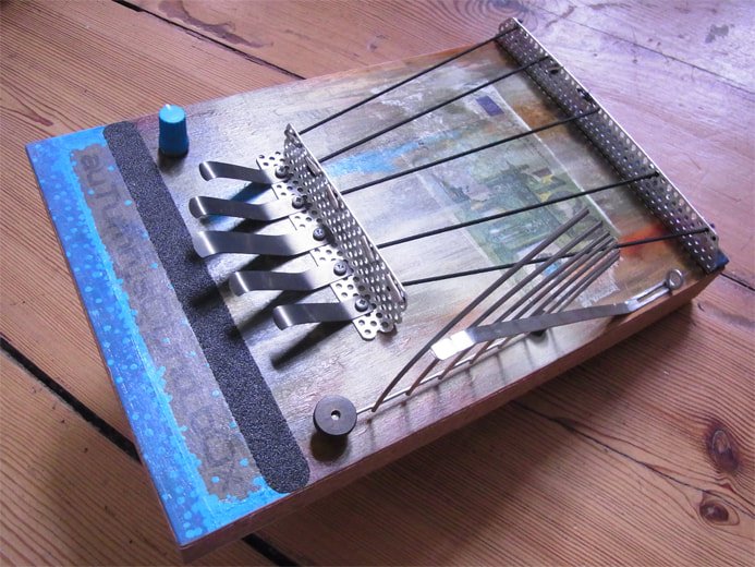 Gorgeous Electro-Acoustic Instruments Mix Sculpture and Noise (Create Digital Music) : bit.ly/2QpCUTu