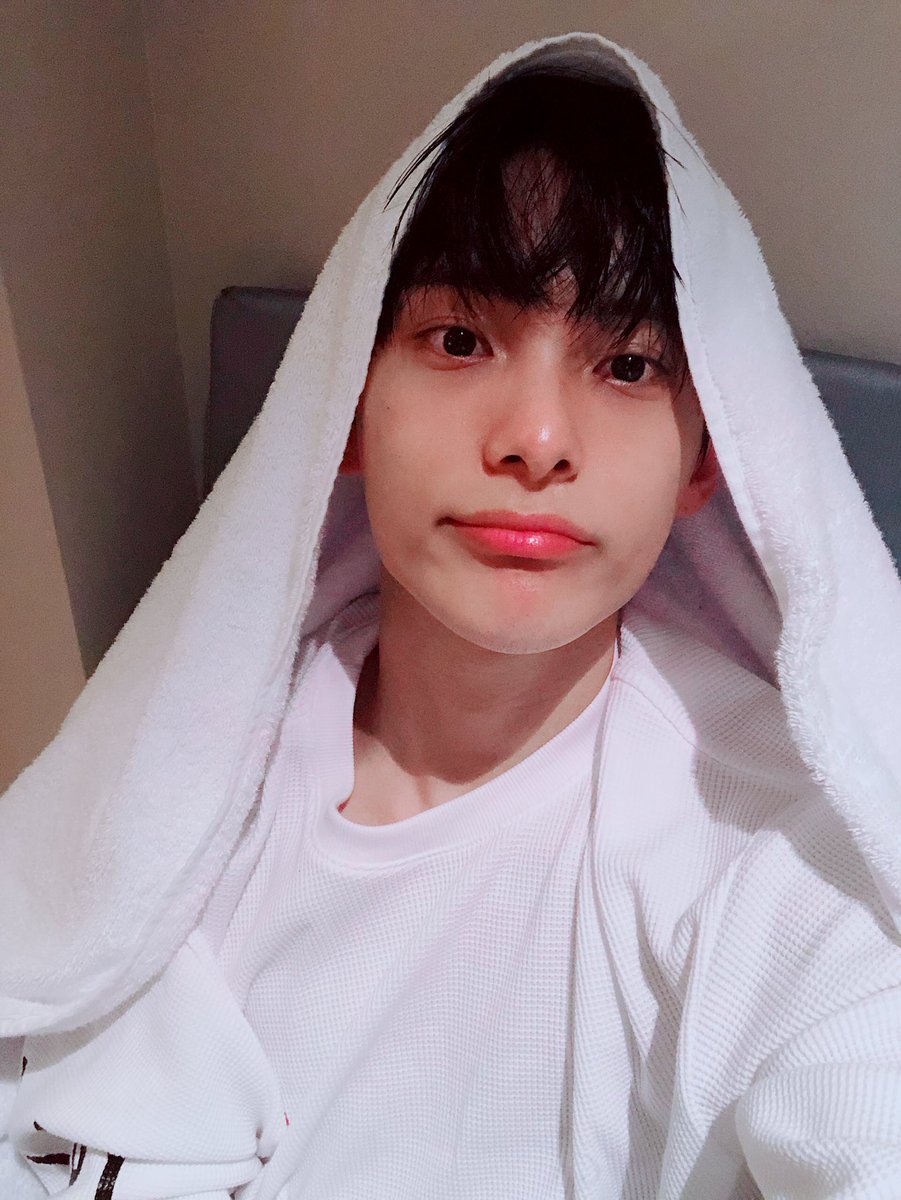 official_ACE7's tweet photo. [#에이스_준]
오늘도 초이들 덕분에 행복한 하루였슴다💕
다들 수고 많았어요 오늘도 굿 밤💕🙂
#ACE #CHOICE #굿나잇 https://t.co/7ck6YcUl2X