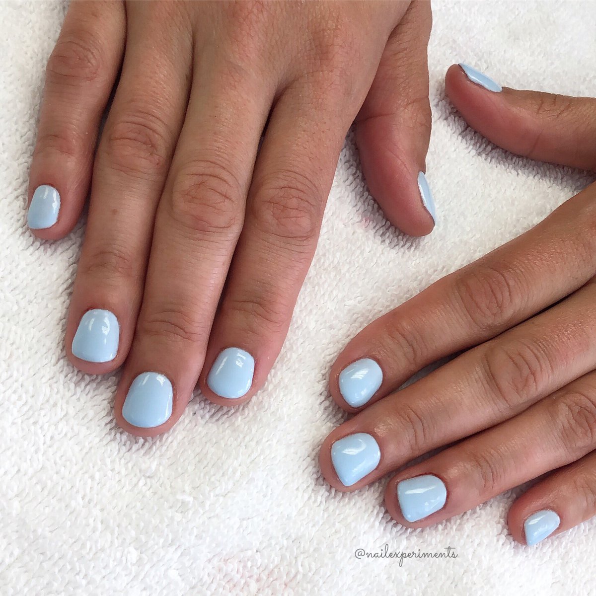 ☀️💐Celebrate the spring season with fun pops of colours on your nails!

<a href="/CNDWorld/">CND</a> Sun Bleached &amp; Creekside