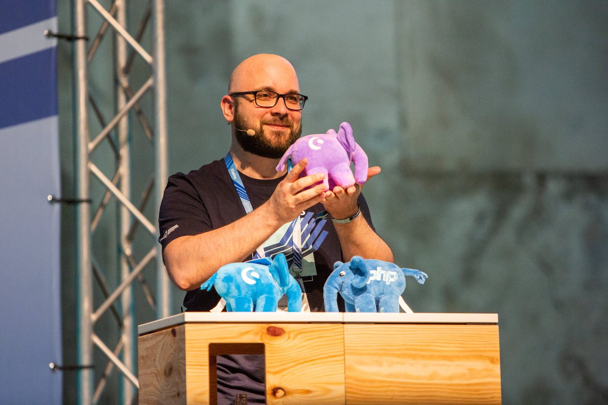 ShopwareDevs's tweet image. Welcome #Codyvuelette - what an emotional moment! Don’t miss the chance to win 1 of our first 5 elePHPants. Simply follow us, use the hashtag #codyvuelette &amp;amp; let us know why you should win! The winner will be chosen on Monday. Good luck! #SCD19 #Shopware #community #elePHPant