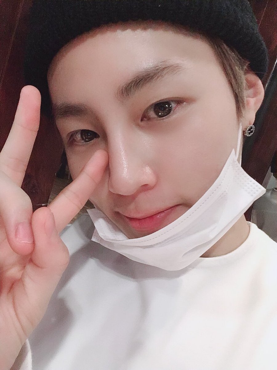 뭐해~~~~~~~~얍
#하늘 #하성운