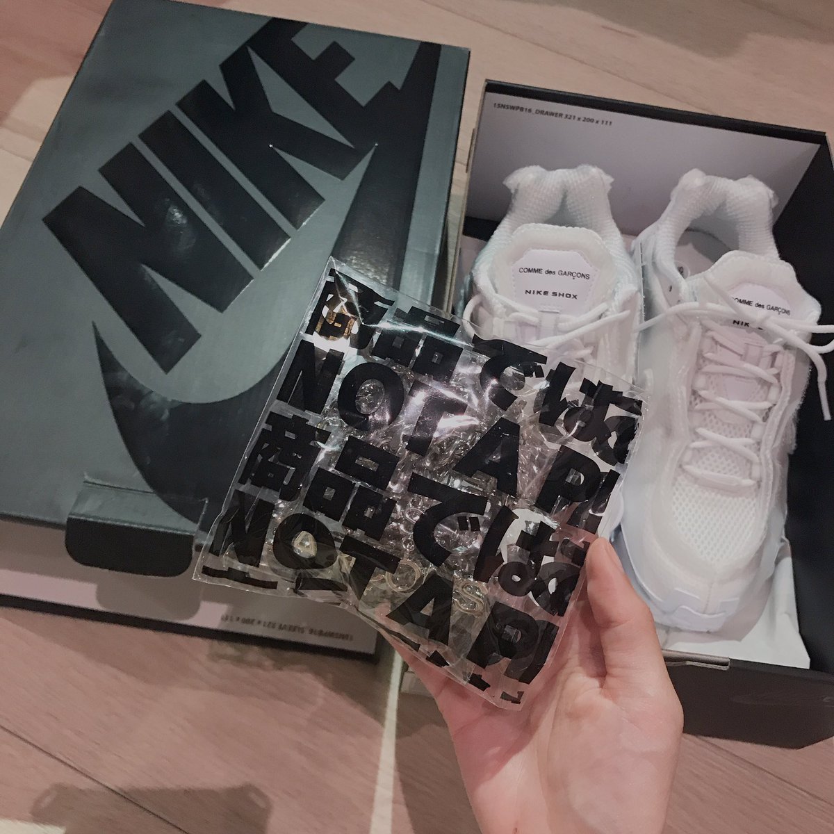 MaiAwatsu's tweet photo. CdG × NIKE 🖤🖤🖤

伊勢丹の抽選ハズレたんだけど、本店行ったらあった🥰
作りヤバイ(語彙力) https://t.co/uw9LH2qpJ1