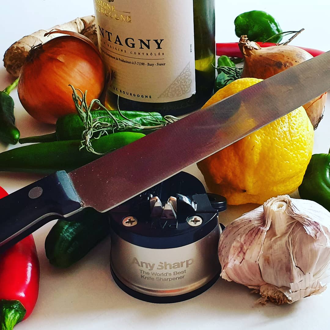 kokkiescooking's tweet photo. #ad The lovely people of @AnySharp have asked me to try one of their knife sharpeners. I can honestly say this is one of the best sharpeners I have ever used. Well done! #anysharp #anysharpknifesharpener #knifesharpener #knife #knives #collab #colab #collaboration #review #cook https://t.co/vnkY93ArqL