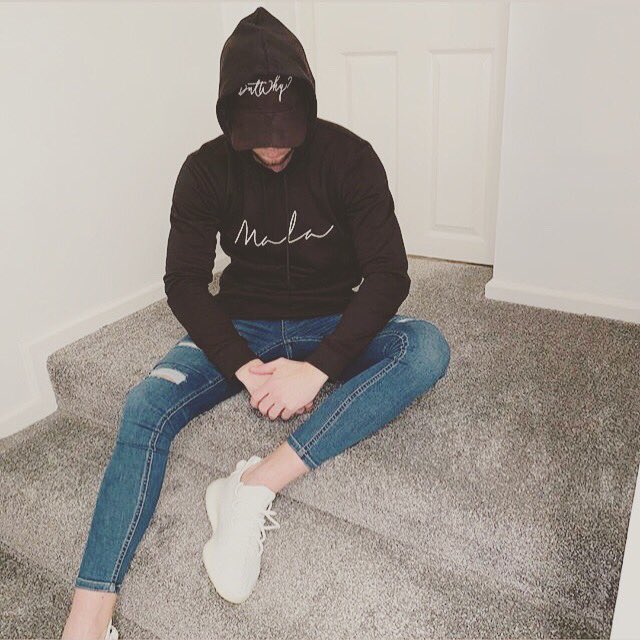DONT FORGET!! 🙌🏻 Our signature Mala hoodies have been reduced on our website 💷 Wether you’re lounging at home or getting comfy on your plane journeys - SNAP ONE UP NOW!! 🛒 🛍