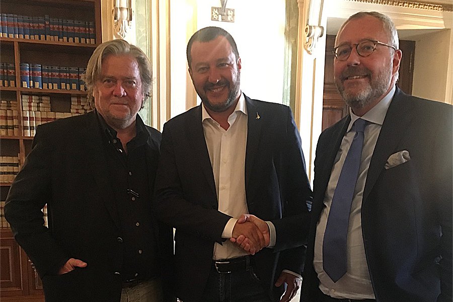 La_Directa's tweet photo. Amb motiu de les eleccions europees del #26M, alliberem aquesta anàlisi publicada a la #Directa477: "#Europa pateix una epidèmia que amenaça òrgans vitals" https://t.co/FoVQ6Fv0ae Per @AndreuJerez, periodista i coeditor del llibre 'Epidèmia ultra' https://t.co/Zz4zTa2U9u