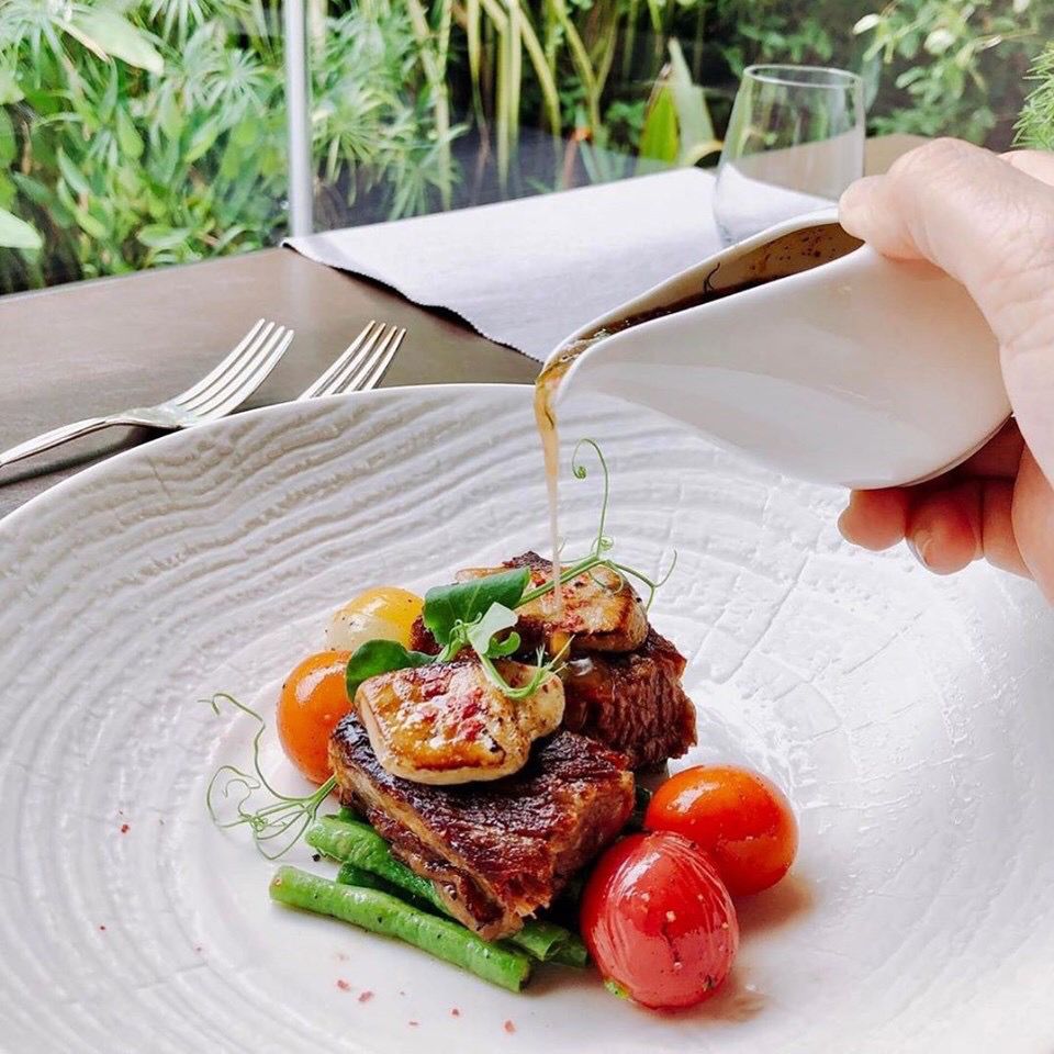 Memerlukan alasan untuk #ComeForFood? Bagaimana dengan Beef Short Rib &amp; Foie Gras dari restoran Tangerine.