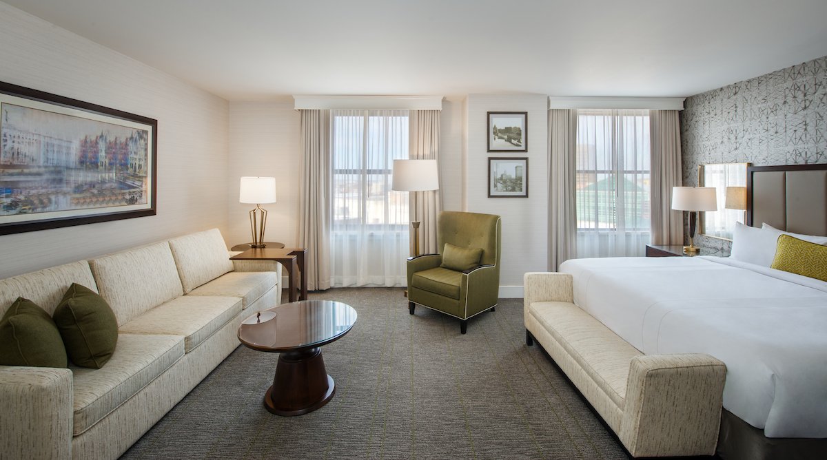 Looking for relaxation? Book your next staycation with us! Make it a weekend with 2 restaurants to choose from, local coffee shop, minutes to shopping &amp; entertainment and so much more! #marriottsyracusedowntown #marriottbonvoy #hotelsyracuse #weekendgetaway #staycation