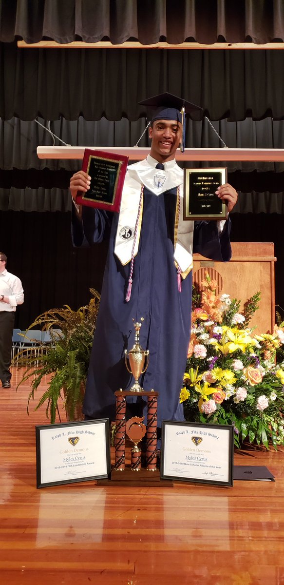 cyrus_kelvin's tweet photo. #AwardsDay ..so very proud of our young man. Prayer, hard work, grit, determination, kindness, tenacity .. it all pays off!
And what a great role model for his baby sister!
#Glory2God #DaysSlowYearsFast
#RelishingTheRide #GoKissYourKids
#DadMoments https://t.co/9qhRGsCPVv