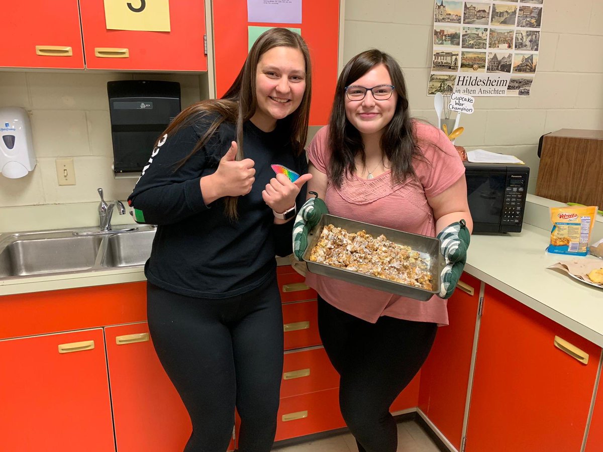 UHS Spanish & Ms. Knott’s Homeroom tweet media