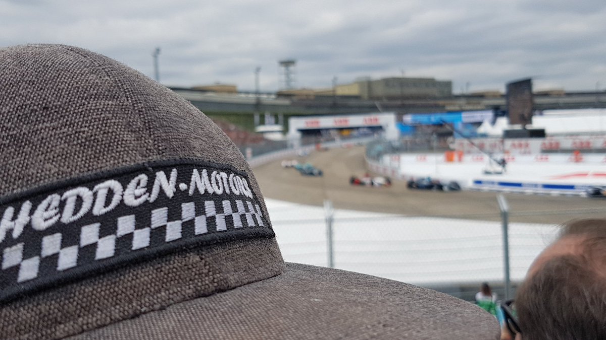 The 1:1 scale race has started. #berlineprix! #VisionRCCO will start at 14.30. #JoestDoIt