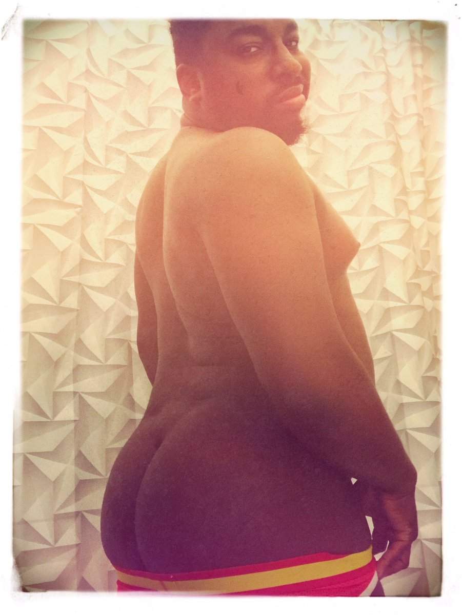 DevinDossXXX's tweet photo. [Up in the mirror like, "Ah, yeah"
Lovin' my figure like, "Ah, yeah"
When I'm slim or I'm thick, I'm like, "Ah, yeah"
Swear I'm a kill 'em like, "Ah!"] - Little Mix “Strip”🎵 #bodypositivity #booty #blackguymagic #gaycub #lilthickums #devindoss #gay #gaybear https://t.co/cGlQGbT18o
