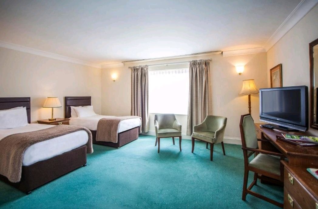 We still have rooms available for Bridgwater Carnival 2019.

Saturday 2nd November! 
Bed &amp; Breakfast plus minibus transport to and from the carnival.🥐🥓🍳🍉🍍 

🎉🥳 Dont miss out.. book now!! buff.ly/2KOvaLB