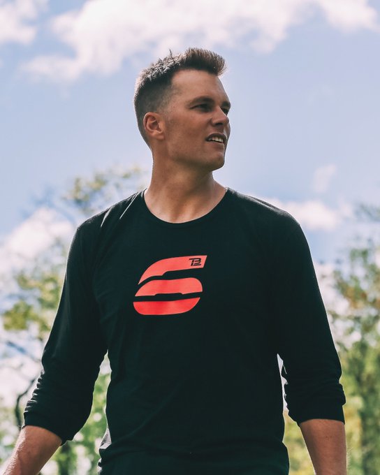 Watch Tom Brady's leaked NSFW photo on TwXstars