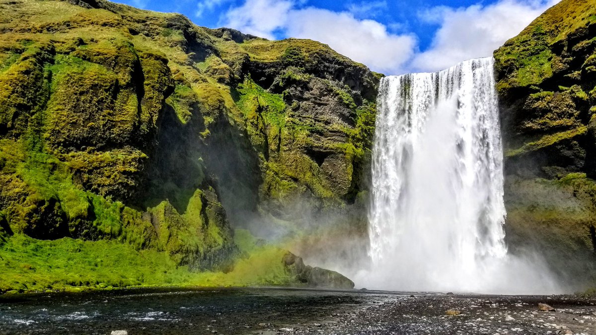 HumerJena's tweet photo. Skogafoss Waterfall, Iceland
#Iceland 
#roadTrip https://t.co/fl75sx2SJu
