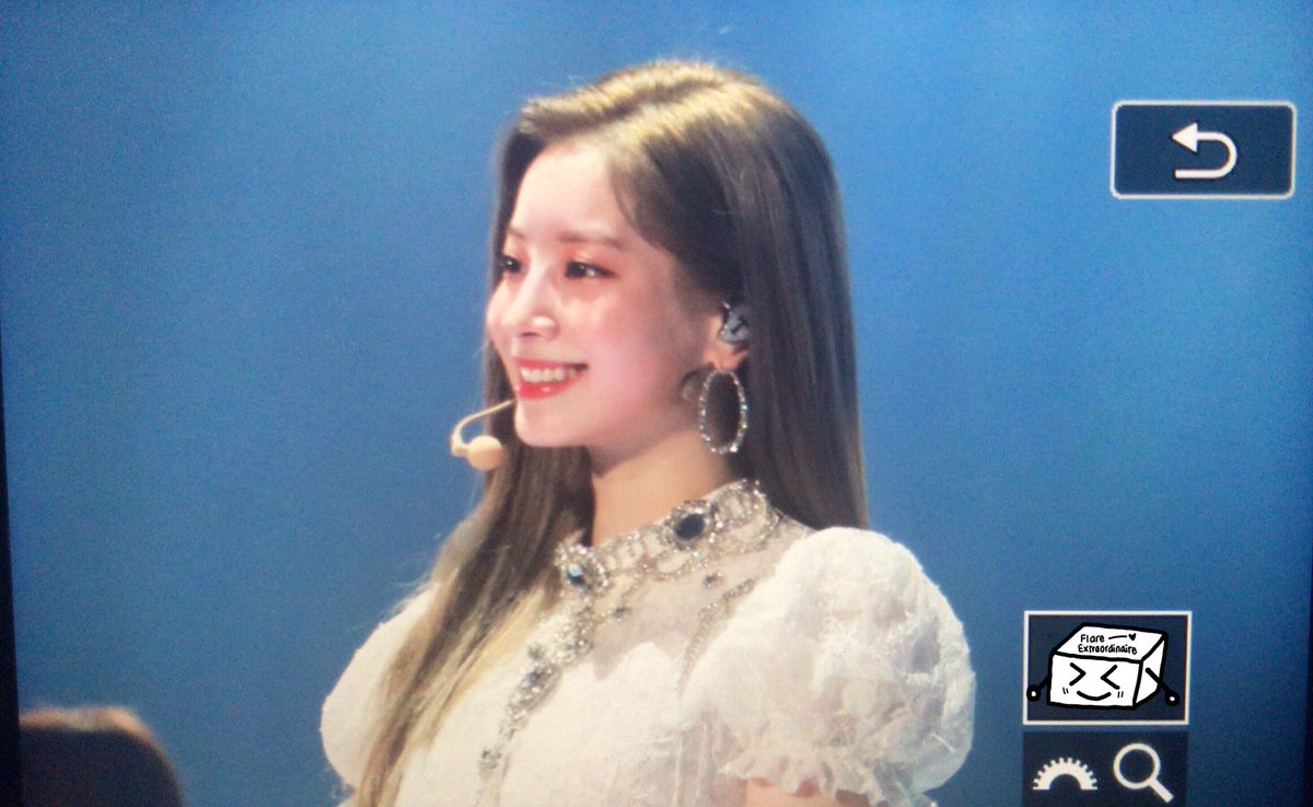 Flare_Dahyun's tweet photo. 190525 TWICELIGHTS 프리뷰
#TWICE #트와이스 #다현 #DAHYUN #ダヒョン @JYPETWICE https://t.co/pOVRAYNnOQ
