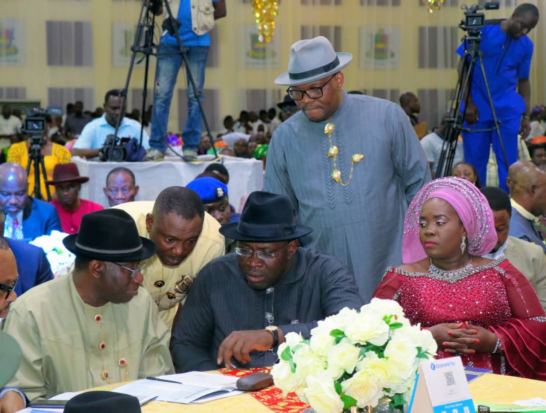 bazisam1's tweet photo. THE OFFICIAL LAUNCHING OF BAYELSA STATE EDUCATION DEVELOPMENT TRUST FUND (EDTF) at  Chief DSP Alamieyeseigha Memorial Banquet hall, Yenagoa. https://t.co/efRgDNKBkT