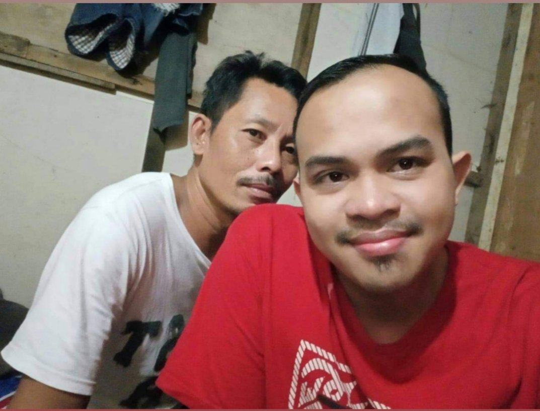 Ilham95272027's tweet photo. Ciuman mautmu membuat ku lupa akan segala galanya https://t.co/LQCHUJp0TQ