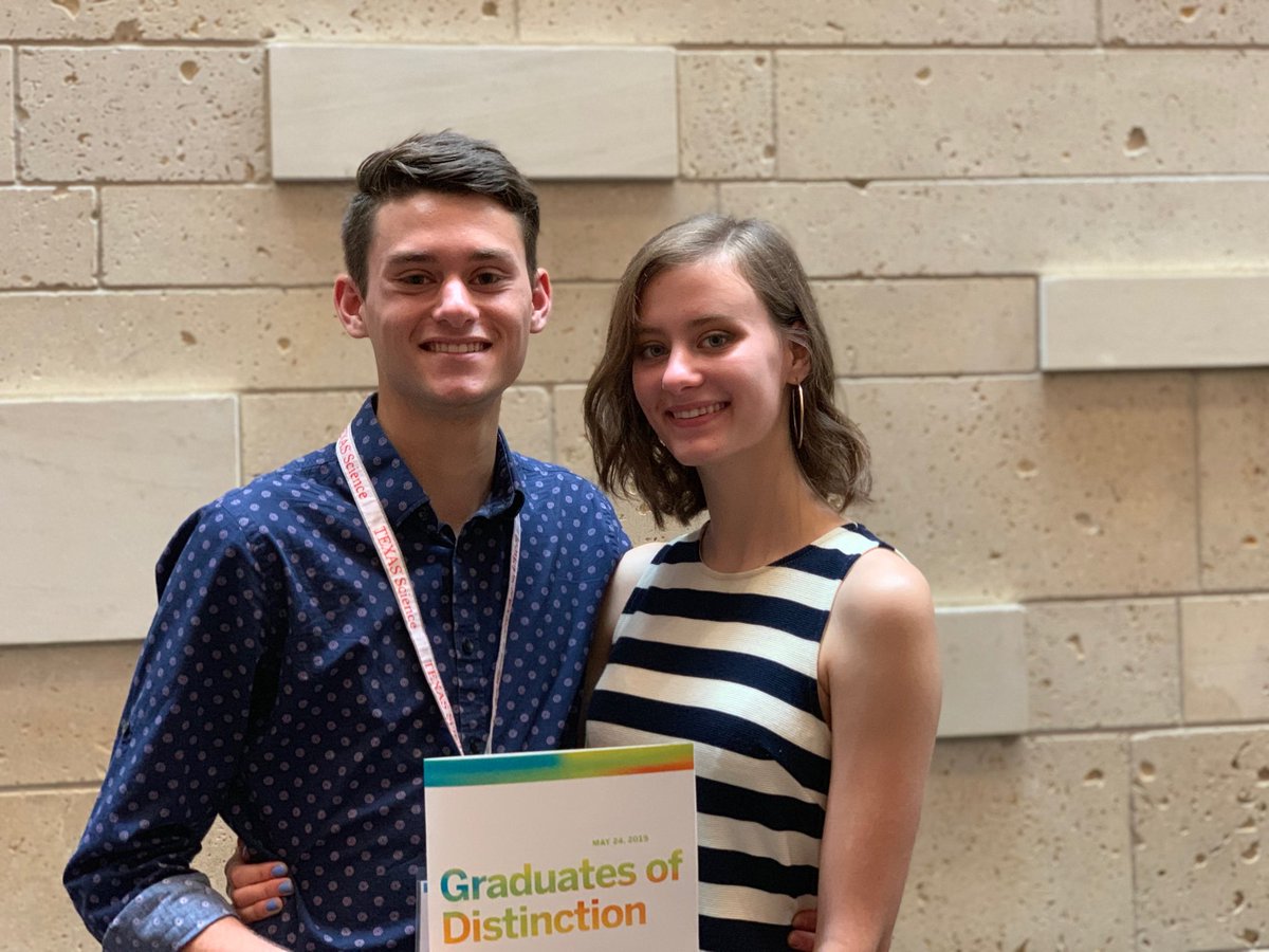 MidgeEpstein's tweet image. Proud of our son Robert on his graduation from UT Austin and his award of distinction for leadership and service. Looking forward to how he will serve others throughout his life and career in medicine. #UTGrad19 #CNSGrad