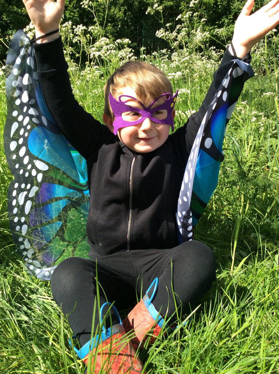 Acoyle2010's tweet photo. @eyfshempland amazing memories made at our ‘ugly bug ball’ this week! Sams Safari workshop, bug hunts and minibeasts art in forest school, parachute games and of course a disco dance too! 🦋🐝🐛🐞 https://t.co/7MmPOucBqx