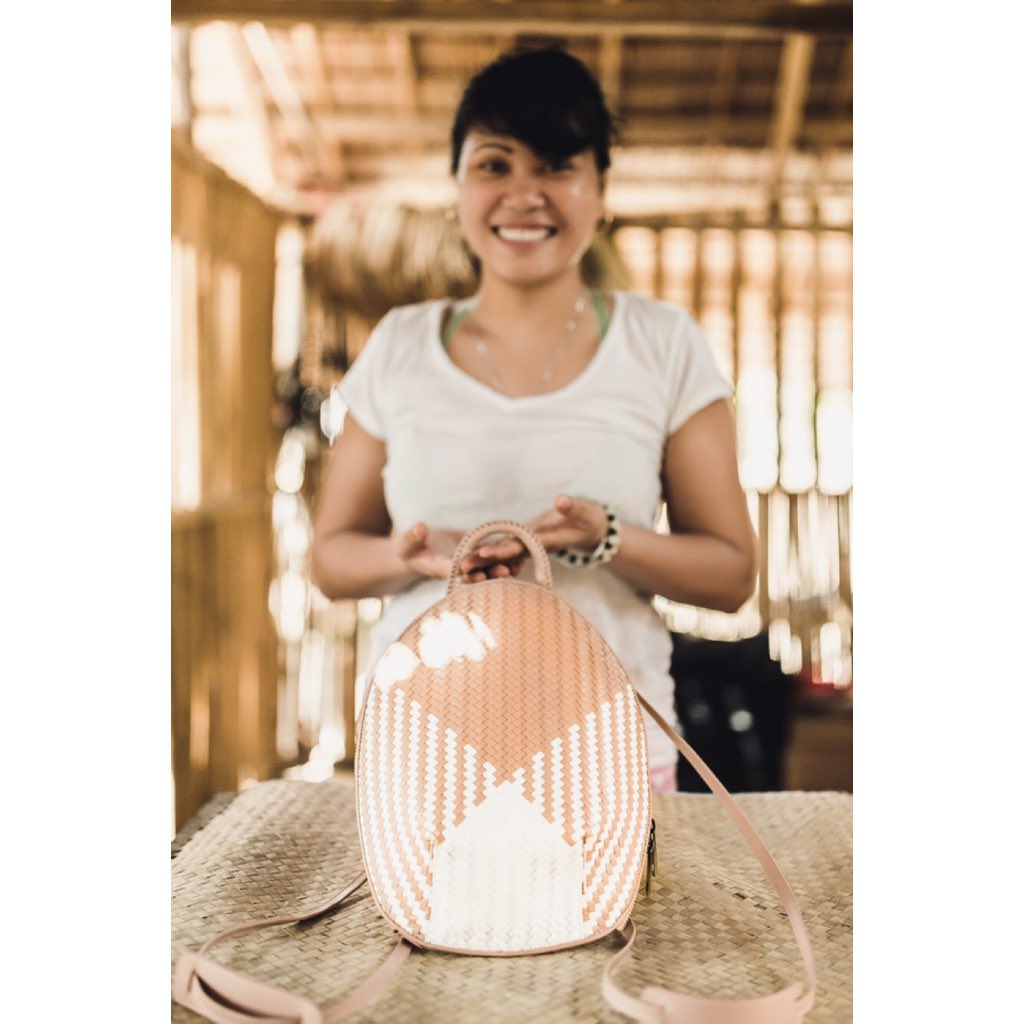 SchoolofSatchel's tweet photo. SOS Dream Weavers Edition.
Help us create sustainable demand, to create sustainable livelihood for the Sibaltan Women Weavers of Palawan, by showcasing their craftsmanship ❤️
https://t.co/N9XAfIvJNz #sustainablefashion #schoolofsatchel https://t.co/FOLNW817Cm