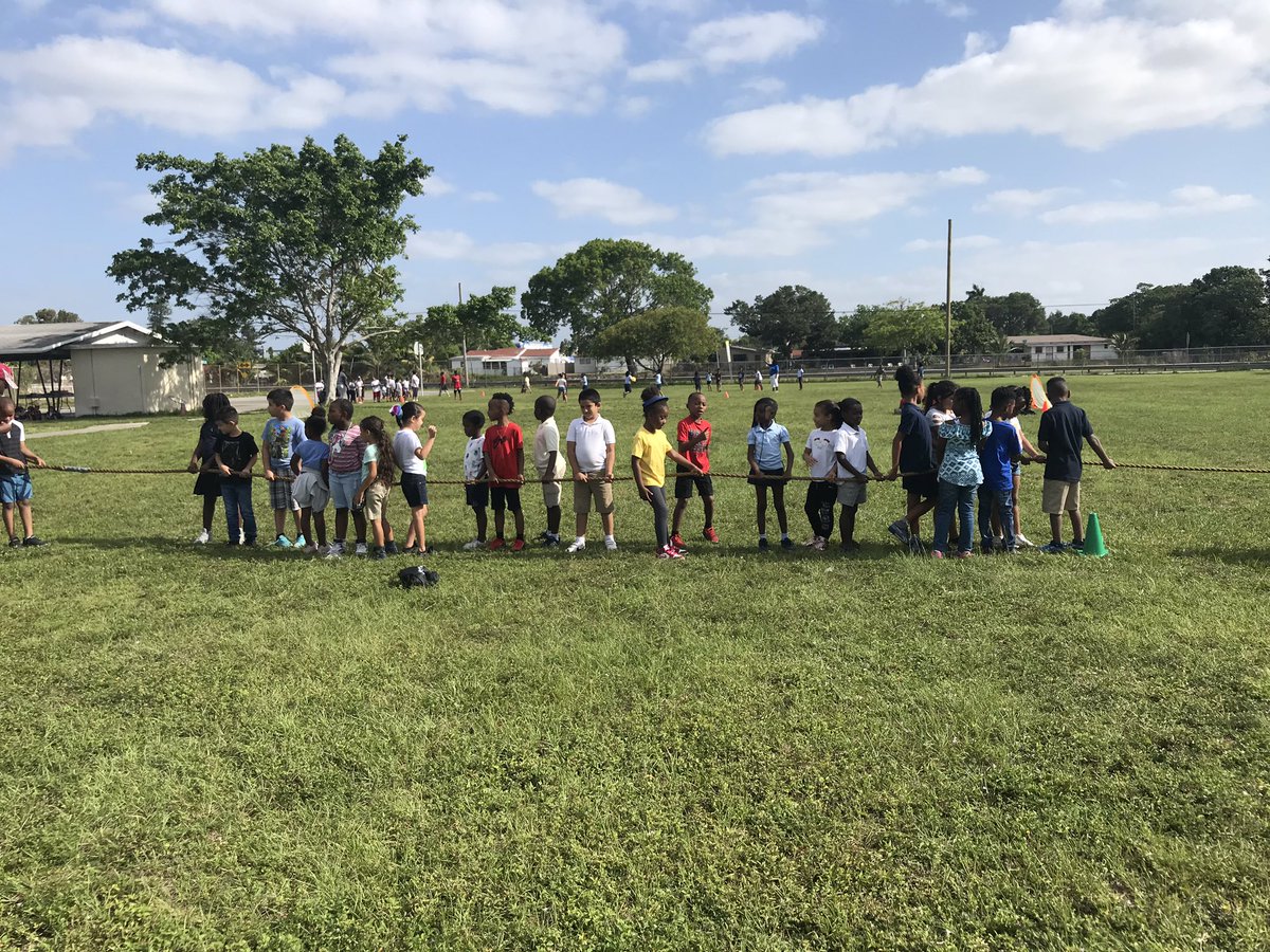 miami_park's tweet photo. More field day moments @MDCPSCentral @MDCPS_PhysEd making memories 🐼 https://t.co/SYEMWGh4JB