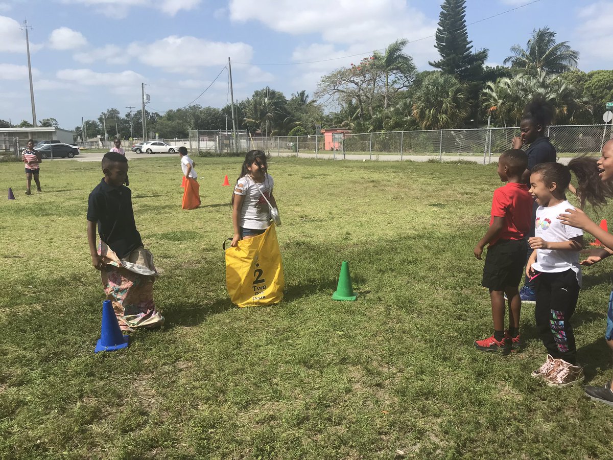 miami_park's tweet photo. Those little faces ! #FieldDay2019 https://t.co/ysB8XtmOtL